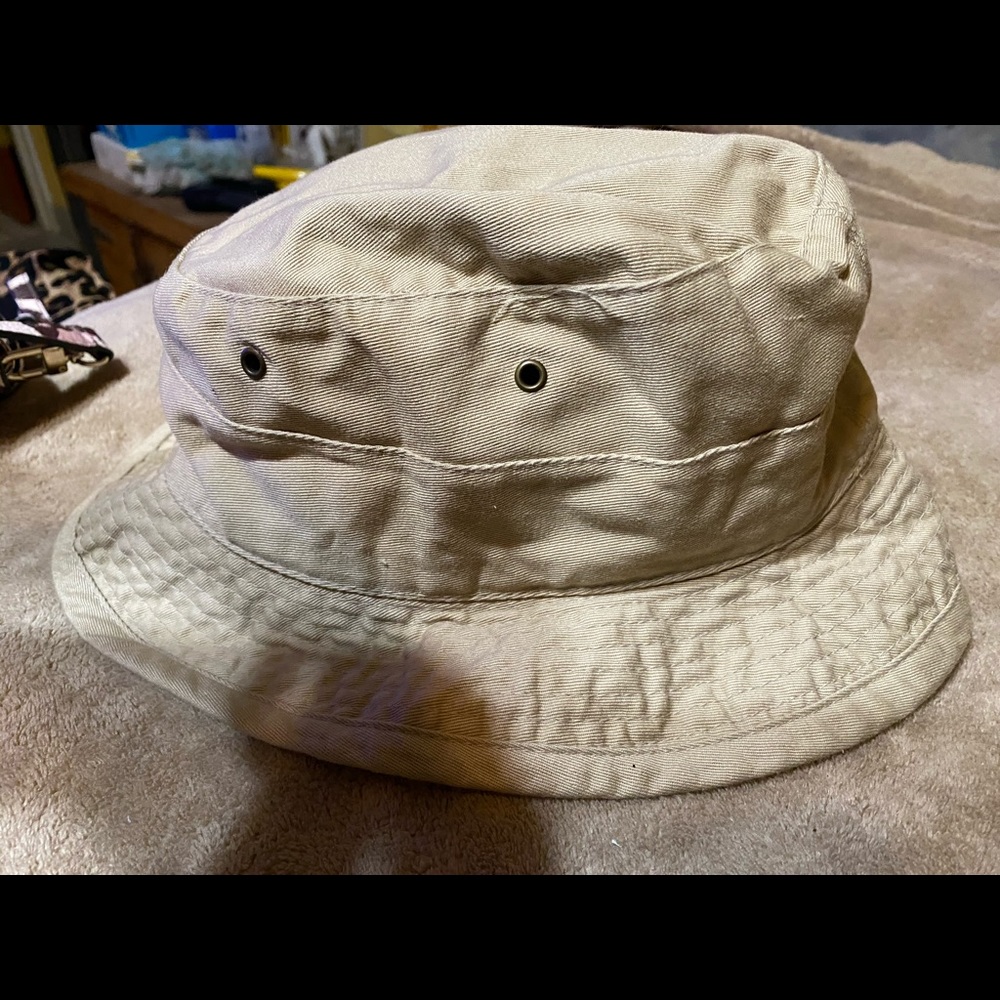 Polo bucket hat.